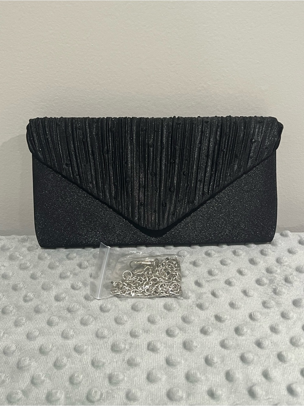 Elegant Black Evening Clutch with Removable Chain